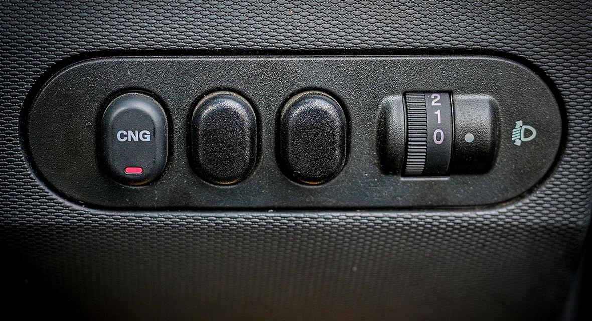Tata Intra V20 Gold