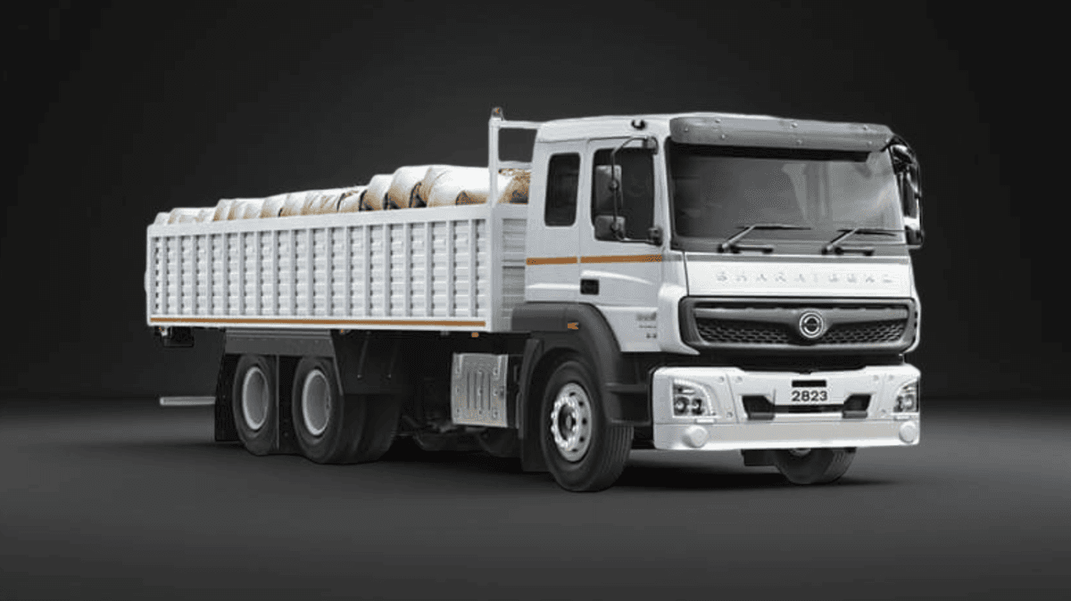 BharatBenz 2823R